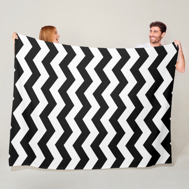 Sicksack Chevron Svart Och Vit Fleecefilt (På plats)
