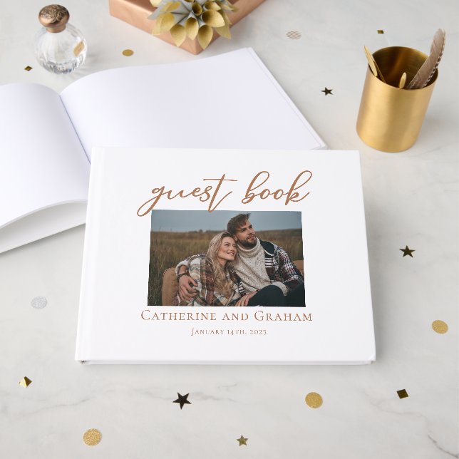 Sienna Brown Script par Photo Bröllop Gästböcker (Framsida Öppen)