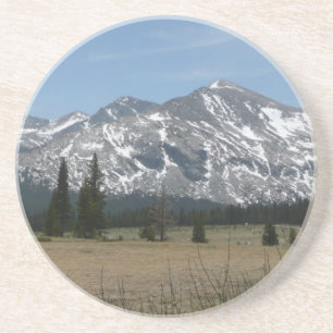 Sierra Nevada-bergen I från Yosemite Underlägg Sandsten