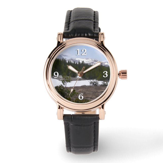 Sierra Nevadabergen och Snö vid Yosemite Armbandsur (Framsida)