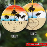 Siesta Nyckel Florida Beach Retro Sunset Souvenir  Julgransprydnad Keramik<br><div class="desc">Siesta Nyckel Florida Vintage 60-tal Souvenirs. Siesta Nyckel Florida - Retro Tropical Handflatan Träd 60-talets Souvenirs-Vintage gör en underbar julklapp eller födelsedagspresent till fläkt på Siesta Nyckel-stranden. Rundsommarbesöket är en gåva till perfekten älskare och det tropiska destinationsorten fläkt. - " Du kan anpassa och ändra den här mallen genom att...</div>