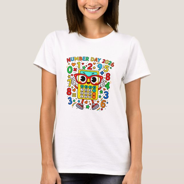 Siffrornas dag 2026 Söt matte-kalkylator T-shirt (Framsida)