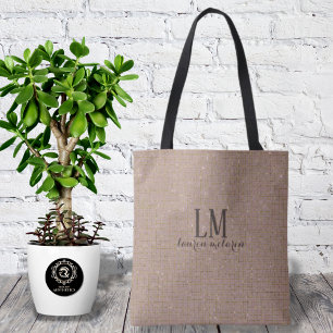 Signature True Taupe Monogram Tote med mjuk glans Tygkasse