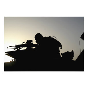 Silhouette av en automatisk vapenartillerist för fototryck