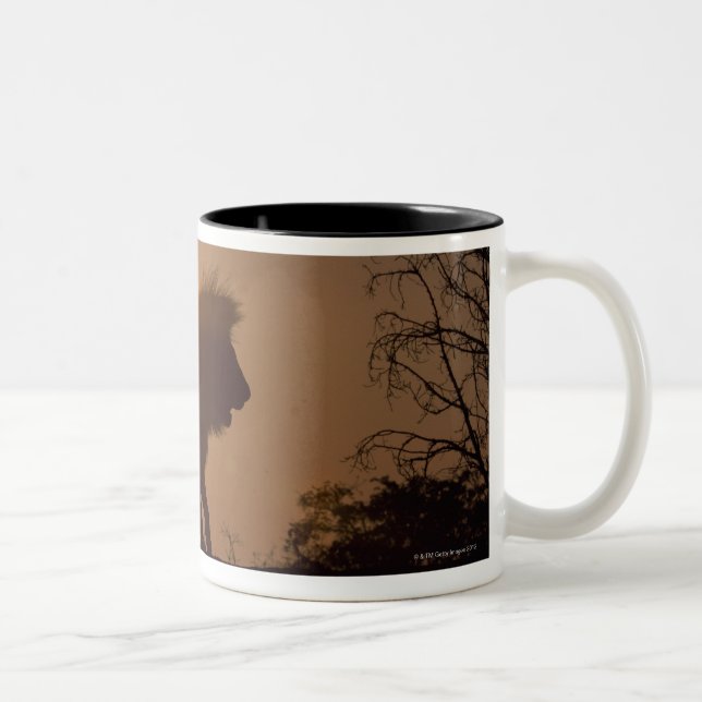 Silhouette av ett lejont Två-Tonad mugg (Höger)
