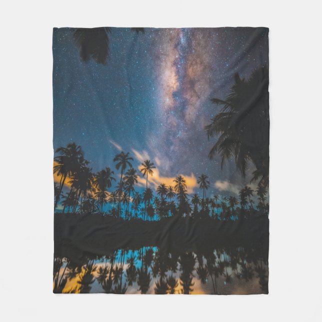 Silhouette av kokokosnöt träd reflekterat på w:s k fleecefilt (Framsidan)