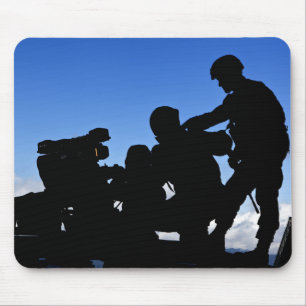 Silhouette av soldater musmatta