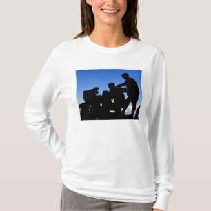 Silhouette av soldater t-shirt