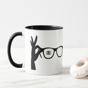 Silhouette i Hand holding Glass Mugg