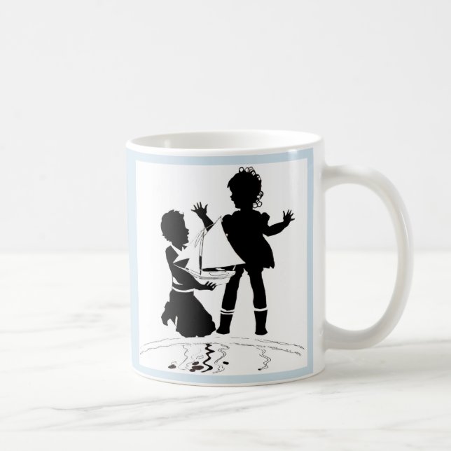 Silhouette med flicka och pojke och modellbåt kaffemugg (Höger)