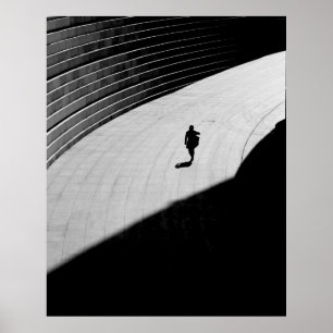 SILHOUETTE OF A PERSON WALKING ON GRÅTT CONCRETE F POSTER