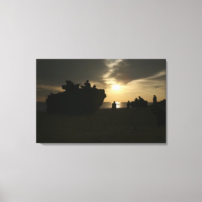 Silhouette of Marines Canvastryck (Framsida)