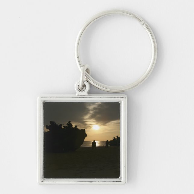 Silhouette of Marines Fyrkantig Silverfärgad Nyckelring (Framsidan)