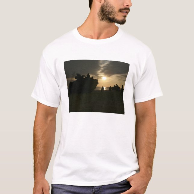 Silhouette of Marines Tee Shirt (Framsida)