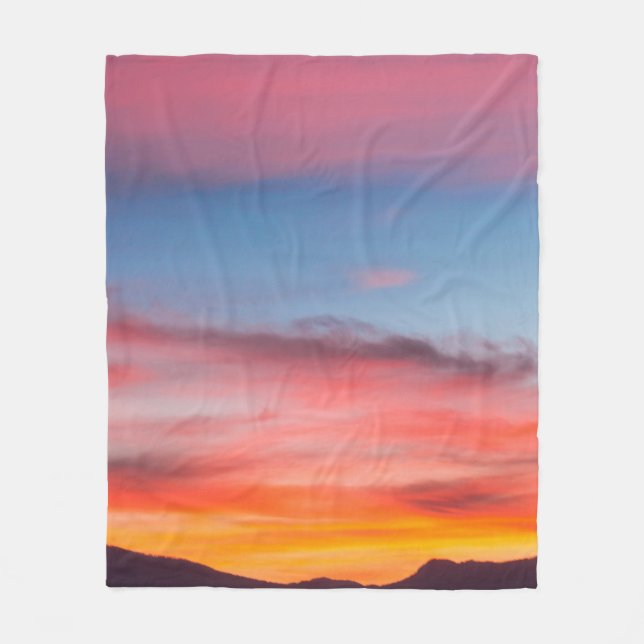 SILHOUETTE OF MOUNTAIN UNDER CLOUDY BLUE SKY PHOTO FLEECEFILT (Framsidan)