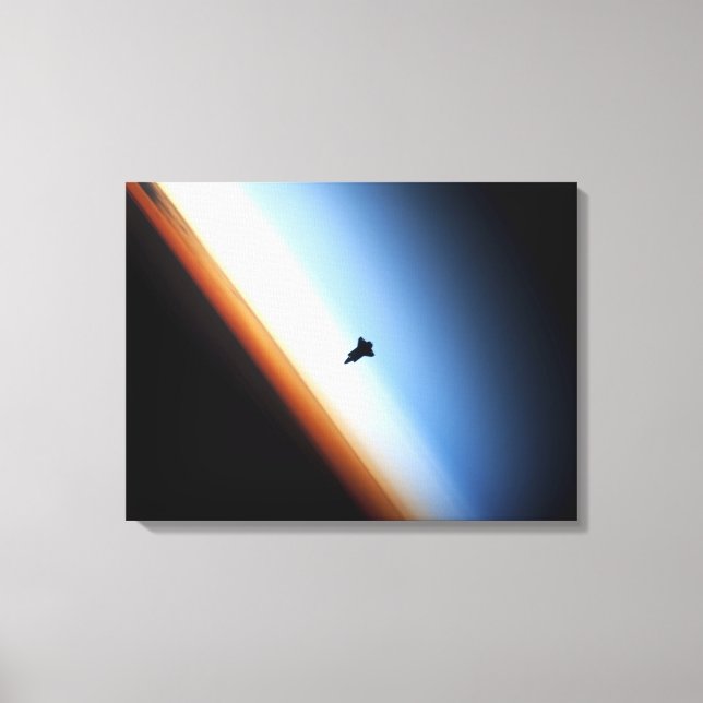Silhouette of space shuttle Endeavor Canvastryck (Framsida)