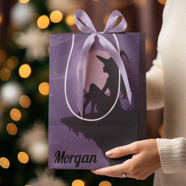 Silhouette under månljus (Skapare uppladdad)