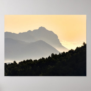 Silhouettes av berg poster