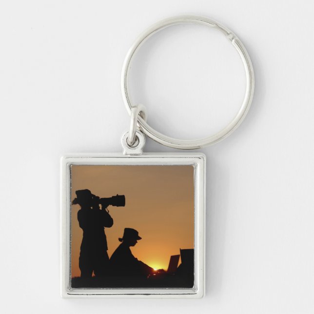 Silhouettes Fyrkantig Silverfärgad Nyckelring (Framsidan)