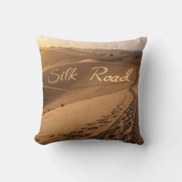 Silk Road Desert Landscape Typography Art Kudde