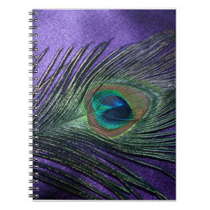 Silky Lila Peacock Feather Anteckningsbok Med Spiral