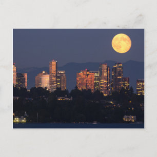 Siluett av Bellevue från Lake Washington vid skymn Vykort