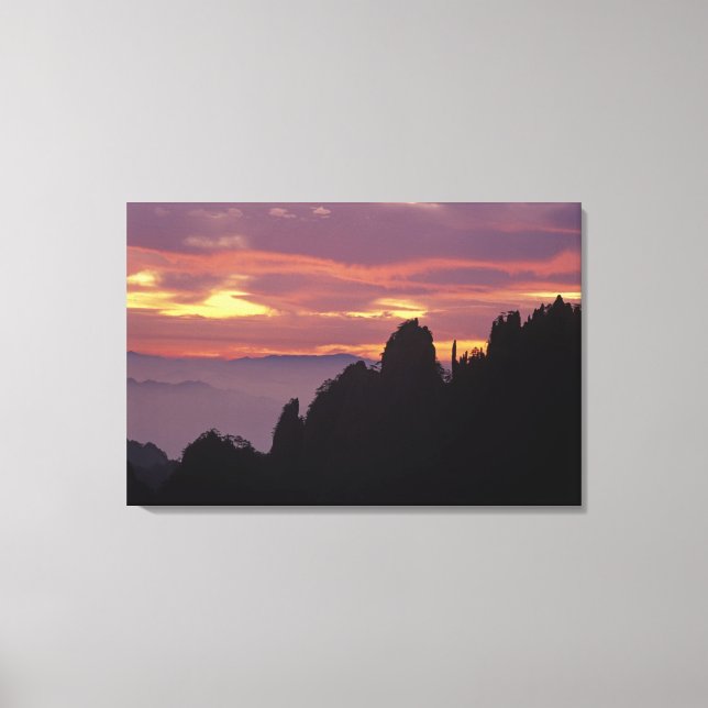 Siluett av Mt. Huangshan (Gula berget) vid Canvastryck (Framsida)