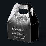 Silver 60:e Födelsedagsfesten 70:s Disco Boll Presentaskar<br><div class="desc">Öka ditt 60-årsfirande med vår 60:e Födelsedagsfesten i Silver, 70:s Disco Boll Gift Box, designad för att lägga till en liten bit sofistikering och efterflair till din milstolpe. I en skakande skugga av silver är den här presentlådan elegans och nostalgi. Dico boll-grafiken transporterar dig tillbaka till discoeran när danande golv...</div>