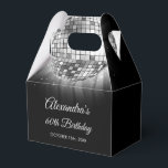 Silver 60:e Födelsedagsfesten 70:s Disco Boll Presentaskar<br><div class="desc">Öka ditt 60-årsfirande med vår 60:e Födelsedagsfesten i Silver, 70:s Disco Boll Gift Box, designad för att lägga till en liten bit sofistikering och efterflair till din milstolpe. I en skakande skugga av silver är den här presentlådan elegans och nostalgi. Dico boll-grafiken transporterar dig tillbaka till discoeran när danande golv...</div>