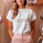 Silver BEIGE Disco Bride Brudens sida hen DO Shirt T Shirt<br><div class="desc">Gå tillbaka i tiden med vår Retro Disco Boll Inbjudningskort för möhippa & Decor-samling. Lägg dig i nostalgien på 70-talet med muterade beige och grått-bågar, förstärkta av groovy silver glitter typsnitt. Den ikoniska retrodisco boll är i centrum och framkallar en era av dikoglamor, samtidigt som man håller en aning kvinnlig...</div>