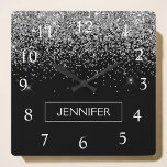 Silver Black Glitter Girly Monogram Namn Fyrkantig Klocka<br><div class="desc">Silver och Svarta Gnistran Glitter Monogram Namn Clock. Det gör perfekten söt 16-årsjubileum,  bröllop,  möhippa,  årsdag,  babydusch eller bachelorette-fest för någon som glam lyxen och chic stilar i kärlek.</div>