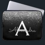 Silver Black Glitter Glam Chic Monogram Laptop Fodral<br><div class="desc">Silver och Black Faux Glitter och Gnistra Elegant Monogram Fodral. Fodral kan anpassas så att det omfattar ditt första och första namn.</div>