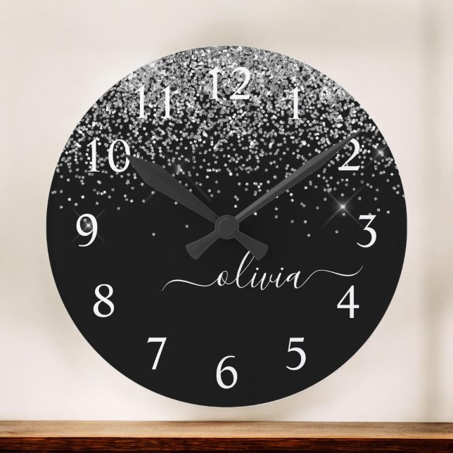 Silver Black Glitter Skriptskript, Monogram Girly  Rund Klocka (Skapare uppladdad)