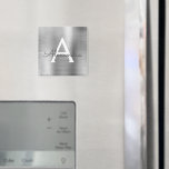 Silver Borstad Metallisk Monogram Namn Magnet<br><div class="desc">Silver Falsk Folie Metallisk Borstad Metall Monogram Namn och Initial Festmagnet. Detta gör den perfekta söta 16-års födelsedag,  bröllop,  bröllopsdusch,  årsdag,  baby shower eller möhippa present för någon som älskar glamour lyx och chic stilar.</div>