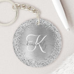 Silver Brushed Metall Glitter Monogram Namn<br><div class="desc">Anpassa enkelt den här chicen av trendig-nycklar med söt silver mousserande glitter på en borstad metallbakgrund i silver.</div>