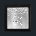 Silver Brushed Metall Glitter Monogram Namn Minnesask<br><div class="desc">Anpassa enkelt trendigets presentboxdesign med söt silver mousserande glitter på en borstad metallbakgrund i silver.</div>