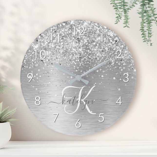 Silver Brushed Metall Glitter Monogram Namn Rund Klocka (Skapare uppladdad)