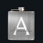 Silver Brushed Metall Monogram Namn och Initial Fickplunta<br><div class="desc">Monogramkolv för lyxkolven Silver Metall Elegant. Den här kolven kan anpassas så att den omfattar ditt första och första namn. Silver-kolven är perfekt för en födelsedag eller ett bachelorette-parti firande.</div>
