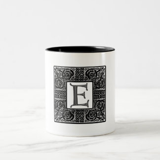 Silver Celtic ’E’ Monogram Två-Tonad Mugg