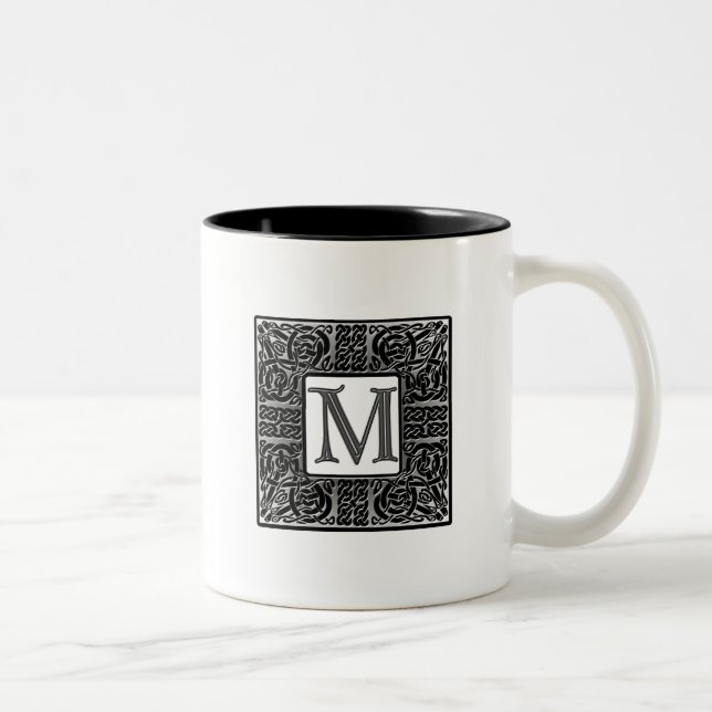 Silver Celtic ’M’ Monogram Två-Tonad Mugg (Höger)
