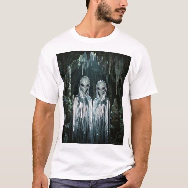 Silver Cloak Visitors – Cave of Contact T Shirt (Framsida)