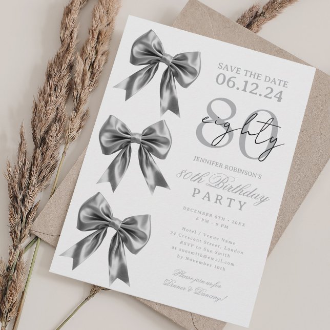 Silver Coquette Bow Spara Datum 80-årsfest Inbjudningar (Silver Coquette Bow Save Date 80th Birthday Party Invitation)