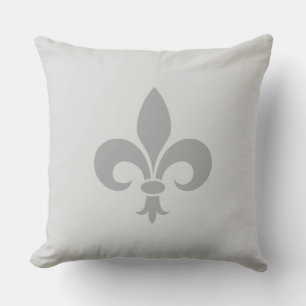 Silver Fleur de Lis på ljust grå Kudde