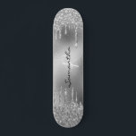 Silver Foil Glitter Monogram Mini Skateboard Bräda 18,5 Cm<br><div class="desc">Den här designen kan vara personlig genom att välja anpassningsalternativet för att lägga till text eller göra andra ändringar. Om den här produkten har möjlighet att överföra designen till en annan artikel ska du vid behov justera designen så att den passar. Kontakta mig på colorflowcreations@gmail.com om du vill ha den...</div>