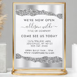 Silver Glitter Diamonds Glam Business Open Reklamblad<br><div class="desc">Silver Glitter Diamonds Glam Business Open Flyer. Elegant silver glitter-handskrivet stil-kalligrafskript,  professionell design. Perfekt för konstnärer,  hårstilister,  kosmetologer med mera!</div>