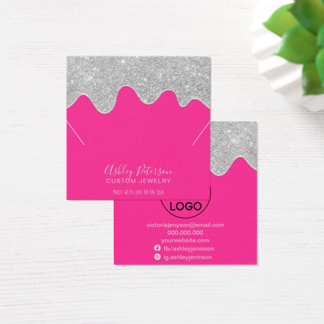 Silver glitter droppar nära rosa halsband visning fyrkantigt visitkort (Skivbord)