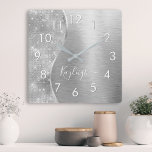 Silver Glitter Glam Bling Personlig Metallic Fyrkantig Klocka<br><div class="desc">Anpassa enkelt den här silver-borstat metall och glamorös faux glitter-skyddad väggklocka med ditt eget namn.</div>