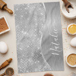 Silver Glitter Glam Bling Personlig Metallic Kökshandduk<br><div class="desc">Anpassa enkelt den här silver-borstat metall och glamorös faux glitter-beskyddad kökshandduk med ditt eget namn.</div>