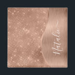 Silver Glitter Glam Bling Personlig Metallic Morsa Magnet<br><div class="desc">Anpassa enkelt den här ro guld-borstad metall och glamorös faux glitter-mönstrad magnet med ditt eget namn.</div>