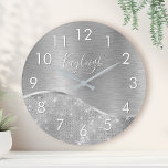 Silver Glitter Glam Bling Personlig Metallic Rund Klocka<br><div class="desc">Anpassa enkelt den här silver-borstat metall och glamorös faux glitter-skyddad väggklocka med ditt eget namn.</div>